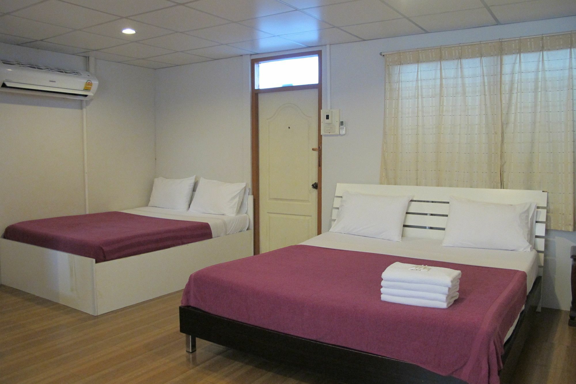 Samchai Hotel Si Racha Dış mekan fotoğraf
