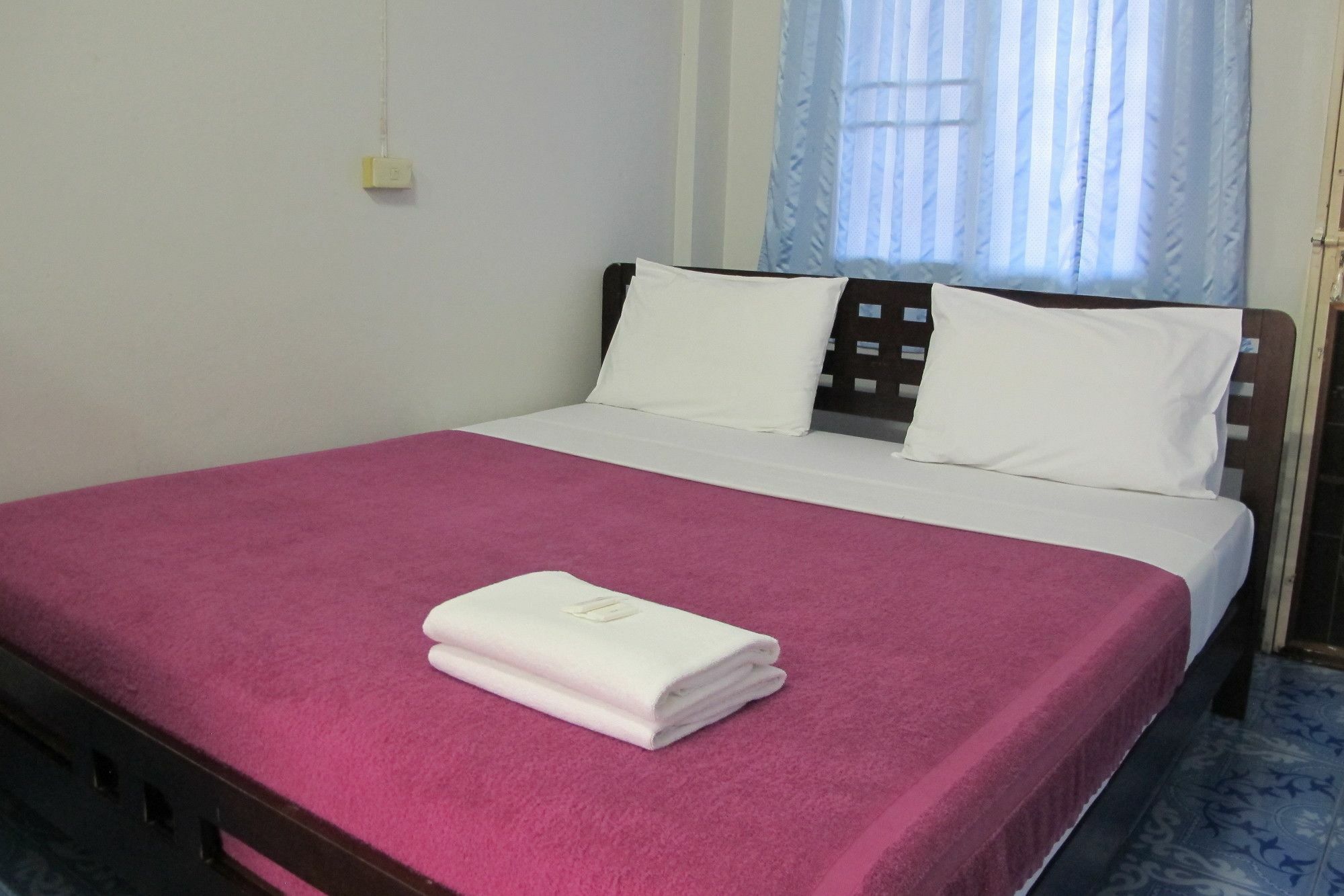 Samchai Hotel Si Racha Dış mekan fotoğraf