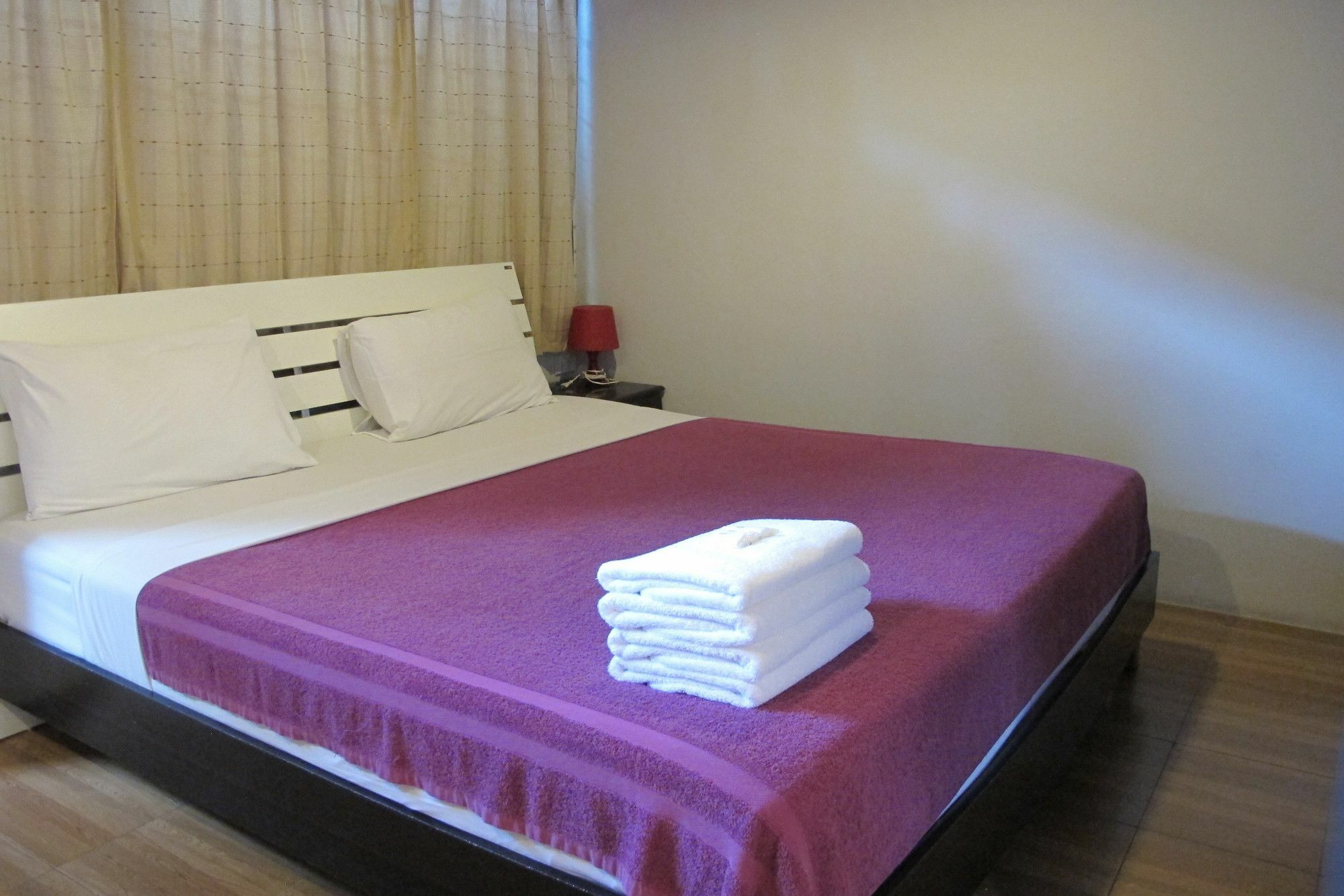 Samchai Hotel Si Racha Dış mekan fotoğraf